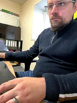 Otis Firefly online show from 19, 11, 2025