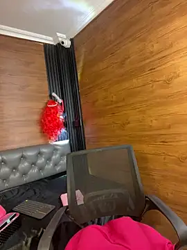 Yvonny27 online show from 9, 2, 2026