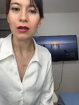 AlanaRius18 online show from 3, 2, 2026