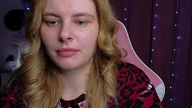 Snapshot of newday-off chatting on 31, 10, 2025 newday-off online show from 31, 10, 2025