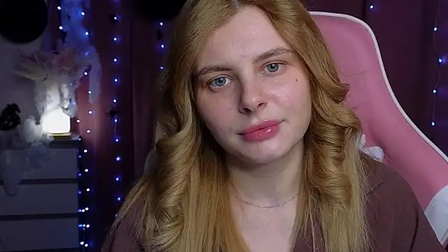 Snapshot of newday-off chatting on 1, 11, 2025 newday-off online show from 1, 11, 2025