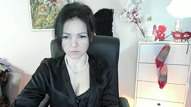 Snapshot of Mollybloom40 chatting on 10, 2, 2026 Mollybloom40 online show from 10, 2, 2026