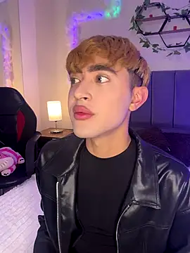 Snapshot of JustinCastiblanco chatting on 17, 10, 2025 JustinCastiblanco online show from 17, 10, 2025