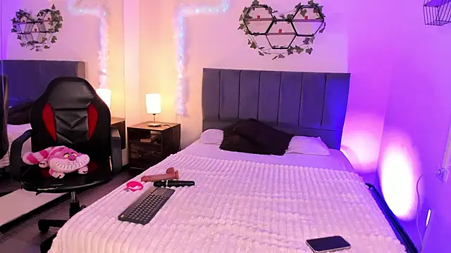 Snapshot of JustinCastiblanco chatting on 10, 11, 2025 JustinCastiblanco online show from 10, 11, 2025