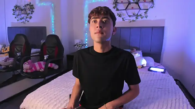 Snapshot of JustinCastiblanco chatting on 5, 1, 2026 JustinCastiblanco online show from 5, 1, 2026