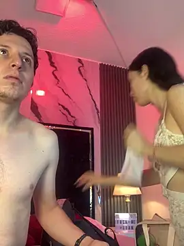 Snapshot of SsexCouplee chatting on 4, 3, 2026 SsexCouplee online show from 4, 3, 2026