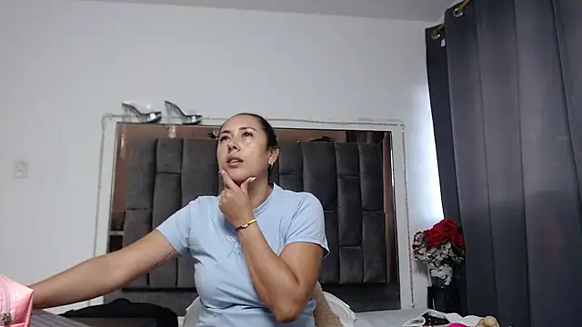 Salmma Milf online show from 20, 5, 2026