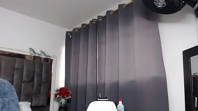 Snapshot of Salmma_Milf chatting on 25, 6, 2026 Salmma Milf online show from 25, 6, 2026