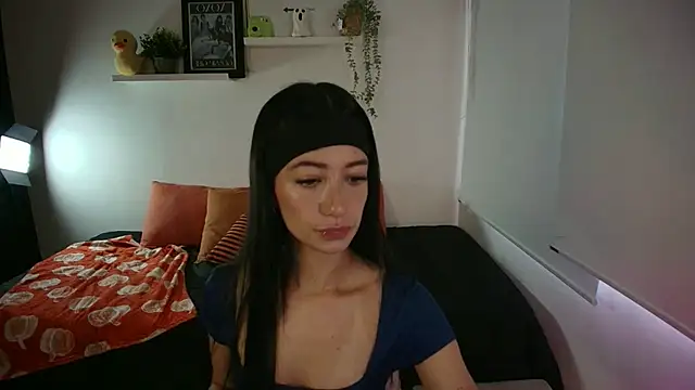 Snapshot of _TiniWild chatting on 13, 11, 2025 TiniWild online show from 13, 11, 2025