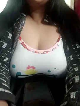 Snapshot of ravendeluxe chatting on 20, 11, 2025 ravendeluxe online show from 20, 11, 2025