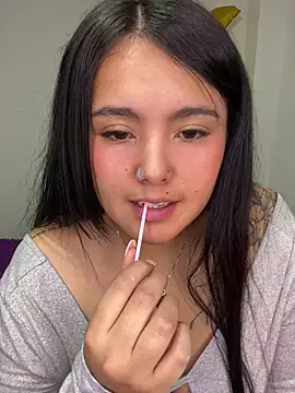 Snapshot of Mellani_luod chatting on 8, 4, 2026 Mellani luod online show from 8, 4, 2026