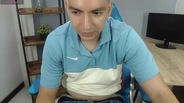 Snapshot of Axel_Stones_ chatting on 18, 10, 2025 Axel Stones  online show from 18, 10, 2025