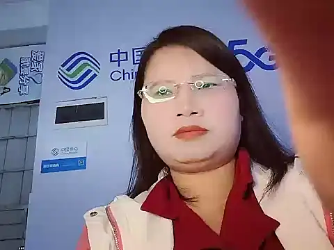 Snapshot of Rose-128 chatting on 20, 10, 2025 Rose-128 online show from 20, 10, 2025