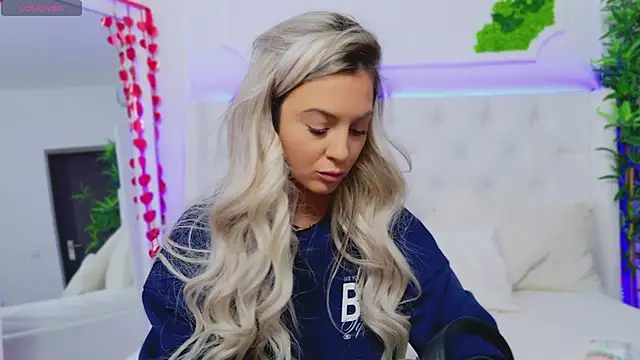 AriannaSins online show from 4, 3, 2025