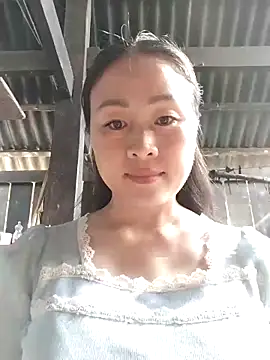 Snapshot of Spring-mky chatting on 28, 10, 2025 Spring-mky online show from 28, 10, 2025