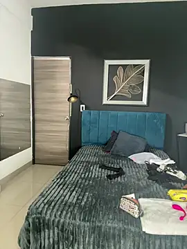 valentina herrrera online show from 7, 4, 2026