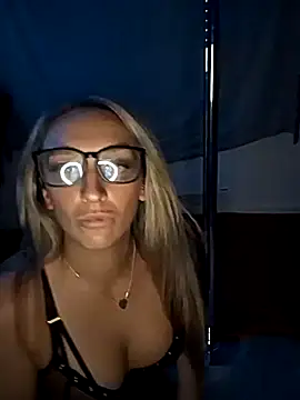 Snapshot of xx_spiceycouple_xx chatting on 17, 3, 2026 xx spiceycouple xx online show from 17, 3, 2026