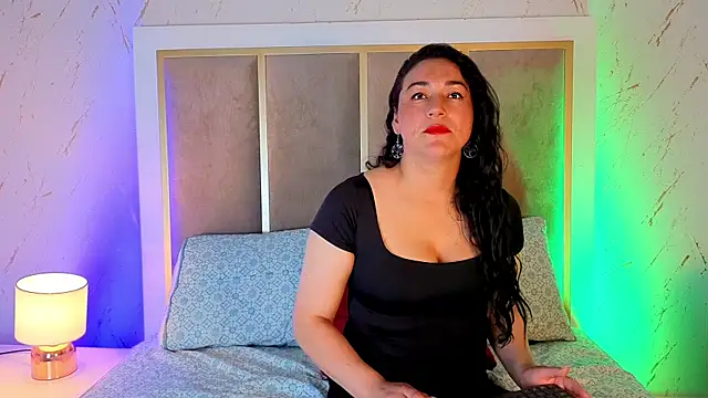 Snapshot of Elizabeth_bennett_6 chatting on 20, 10, 2025 Elizabeth bennett 6 online show from 20, 10, 2025