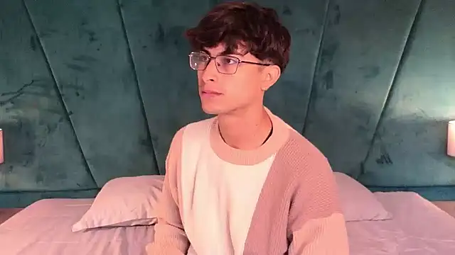 Aaron Eze online show from 14, 4, 2026