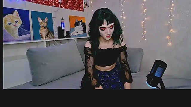 Snapshot of whoalexxa chatting on 19, 11, 2025 whoalexxa online show from 19, 11, 2025