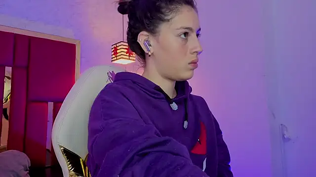 moon winy online show from 15, 4, 2026