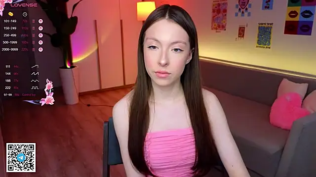 Snapshot of Yasmin_Kass chatting on 28, 4, 2026 Yasmin Kass online show from 28, 4, 2026