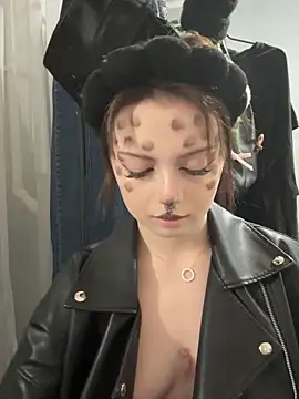 Snapshot of AnmiXHot chatting on 21, 10, 2025 AnmiXHot online show from 21, 10, 2025