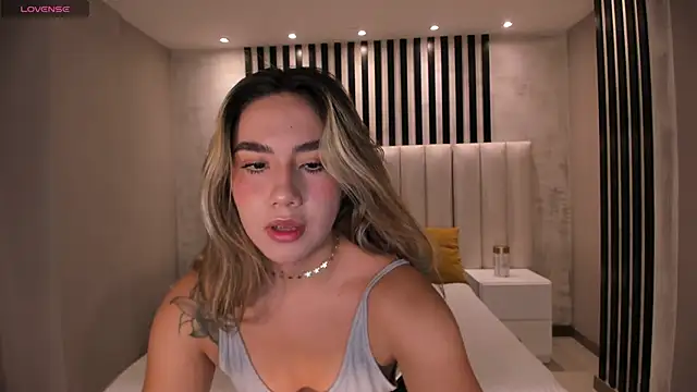 AnnieMonroe1 online show from 30, 10, 2025