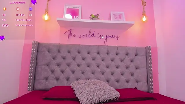 Sophiia 77 online show from 5, 3, 2026