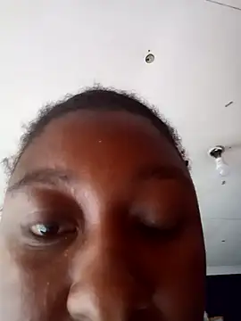 Snapshot of darkbeautyyyy chatting on 30, 10, 2025 darkbeautyyyy online show from 30, 10, 2025