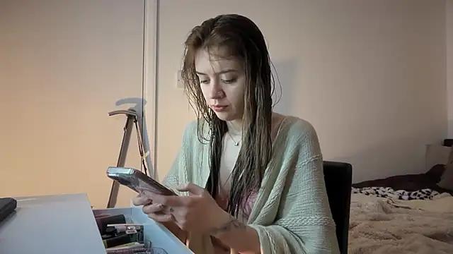 YasmineLace online show from 16, 12, 2025