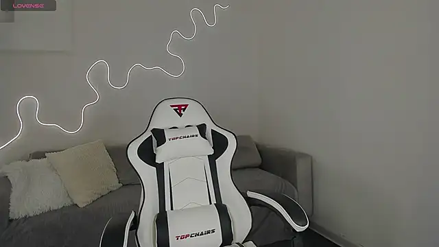 bella xx   online show from 15, 12, 2025