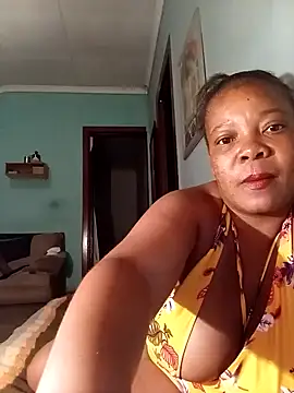 boobsqueenxo online show from 5, 2, 2026