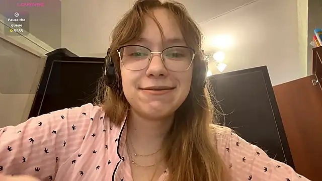JuneCooper online show from 24, 10, 2025