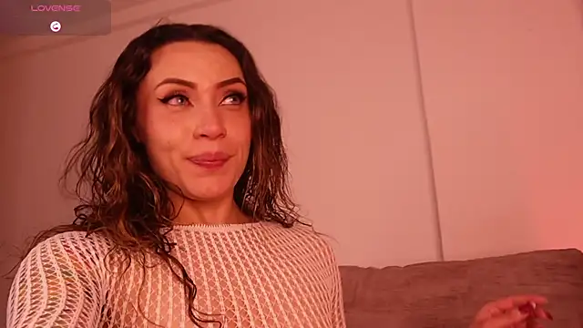 lara bombshelll online show from 26, 10, 2025