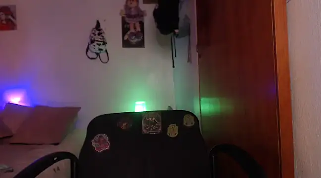 Snapshot of Violetafetish-dirty chatting on 22, 12, 2024 Violetafetish-dirty online show from 22, 12, 2024