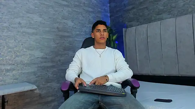 Zayne cross online show from 17, 10, 2025