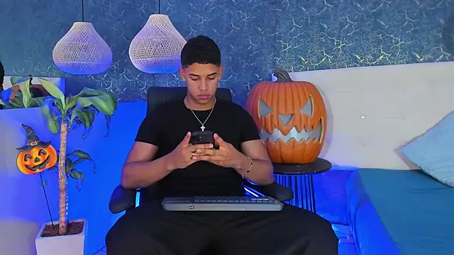 Zayne cross online show from 18, 10, 2025