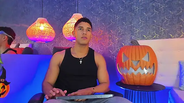 Zayne cross online show from 24, 10, 2025