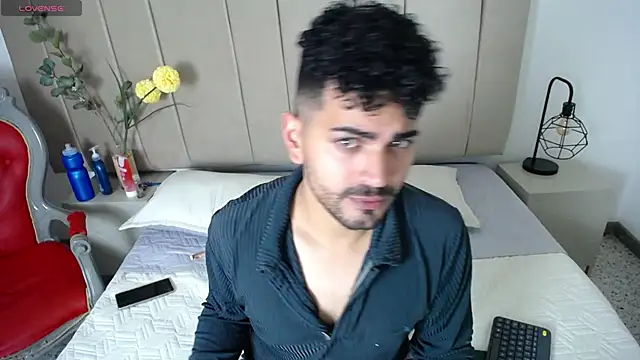 Snapshot of Eros_Kai chatting on 31, 10, 2025 Eros Kai online show from 31, 10, 2025