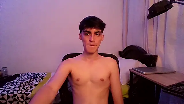 Snapshot of WarrenBlushfire chatting on 23, 10, 2025 WarrenBlushfire online show from 23, 10, 2025