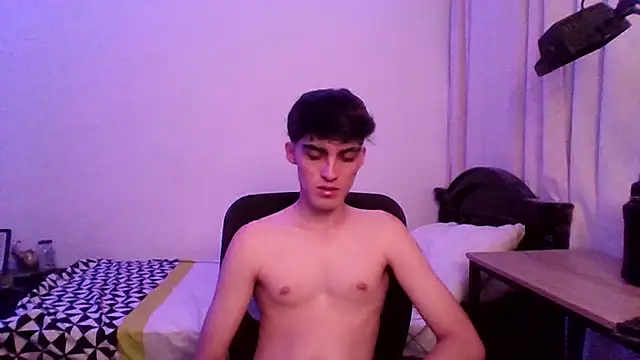 Snapshot of WarrenBlushfire chatting on 25, 10, 2025 WarrenBlushfire online show from 25, 10, 2025