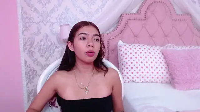Snapshot of GabrielaSuarez chatting on 22, 10, 2025 GabrielaSuarez online show from 22, 10, 2025