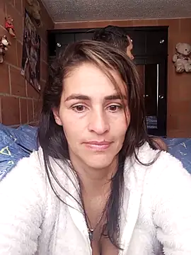 Snapshot of AmeliHoney chatting on 19, 10, 2025 AmeliHoney online show from 19, 10, 2025