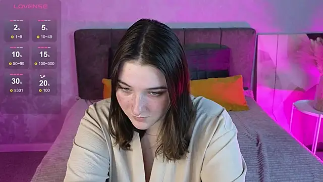 Snapshot of AnnieDodge chatting on 21, 10, 2025 AnnieDodge online show from 21, 10, 2025