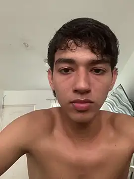 Snapshot of Alex_king17 chatting on 13, 4, 2026 Alex king17 online show from 13, 4, 2026