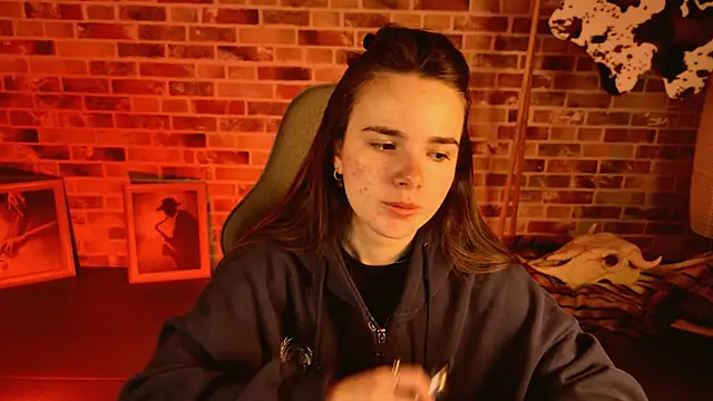 May Bloom online show from 25, 2, 2026