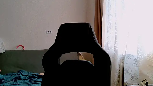Snapshot of May_Bloom chatting on 18, 6, 2026 May Bloom online show from 18, 6, 2026