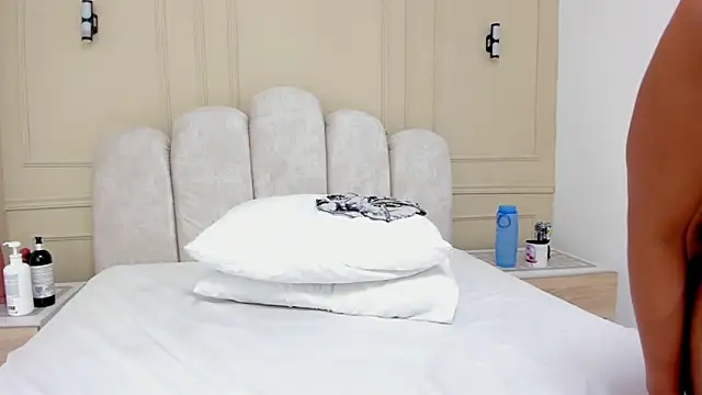 TAYLORMEYER1 online show from 6, 4, 2026