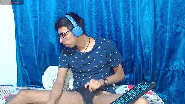 DavTwink3100 online show from 6, 4, 2026